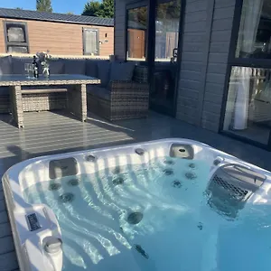 Ailsa With Hot Tub York